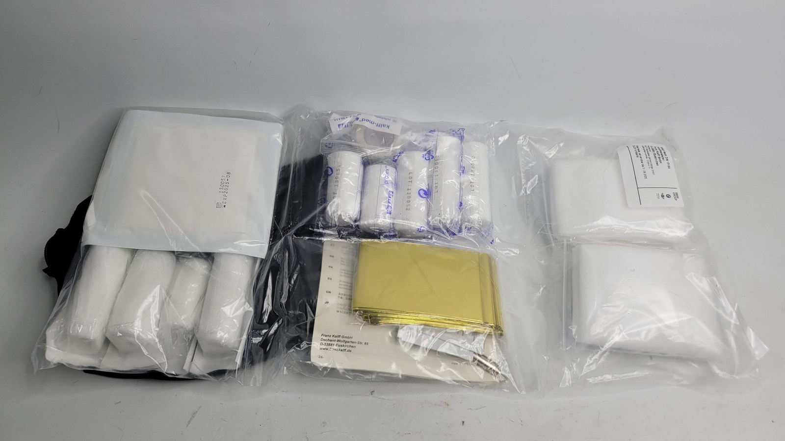 0 Bmw M3 First Aid Dressing Bag DIN13164 image 4