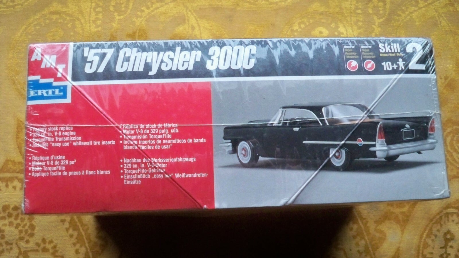 AMT 1957 Chrysler 300C  model car kit. Sealed box 1999 Issue