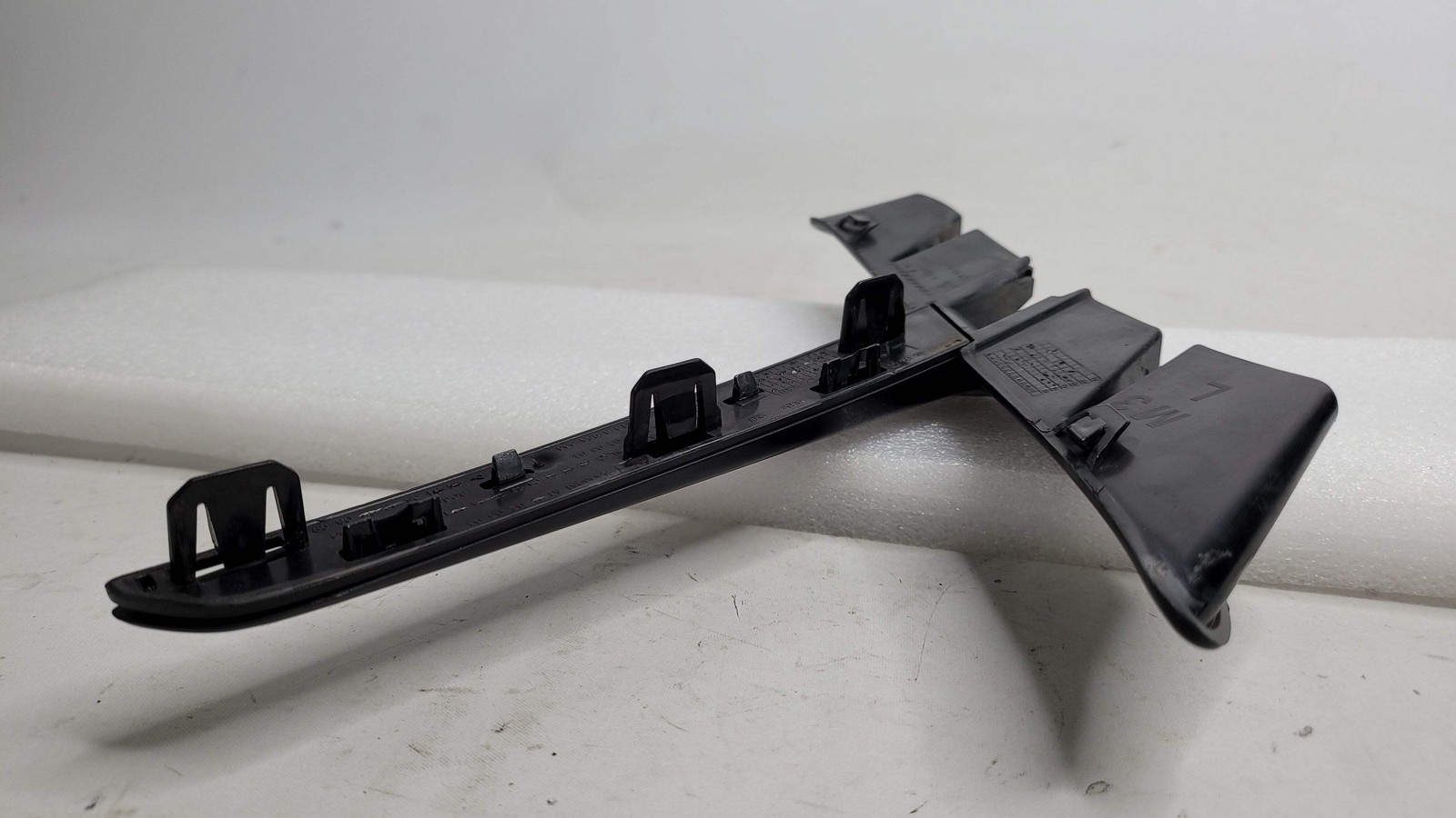 0 Bmw F80 M3 Left Side Fender Wing Trim Molding Black - 8056071 image 3