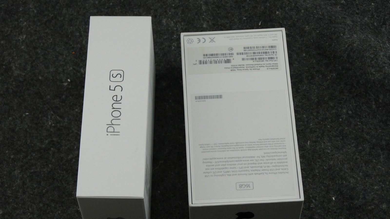 (B8) Pair of empty boxes for iPhone 5