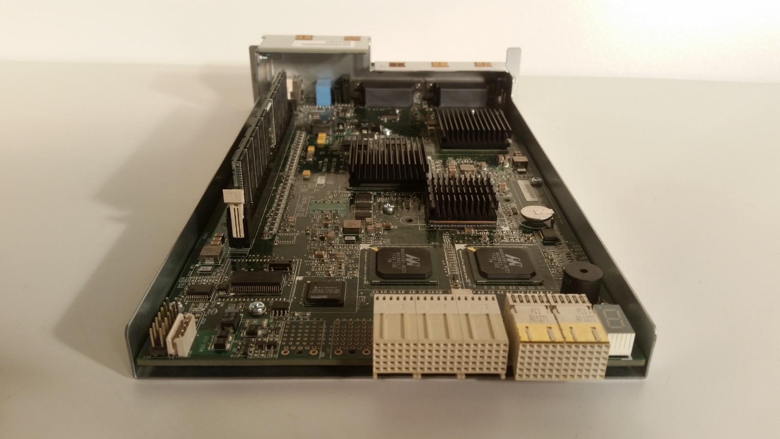 Infortrend Eonstor 1GB Raid Controller ES-A12U-G2421 82AU24GD12-0010