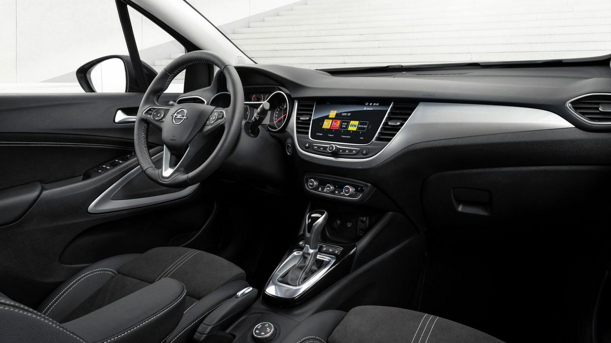 View of the front seats of the Opel Crossland