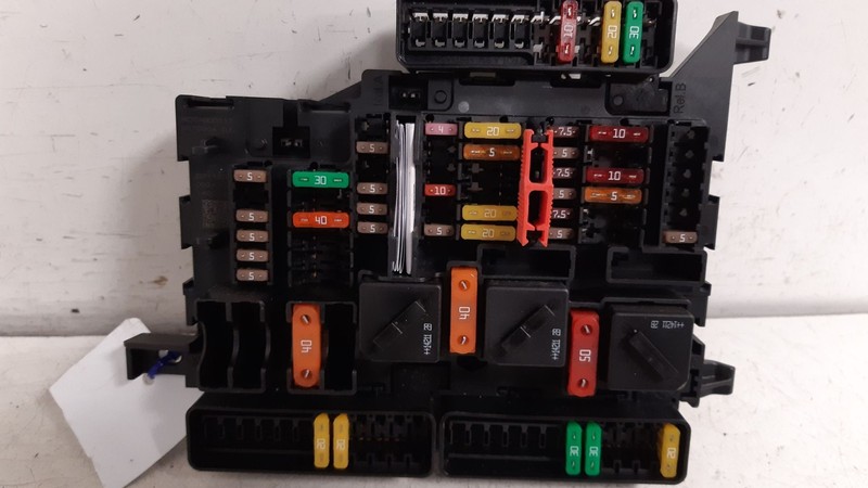 Boitier Fusibles 2 Serie 2014 61149360501/9360501/9270354/61355a323c8/5a323c8