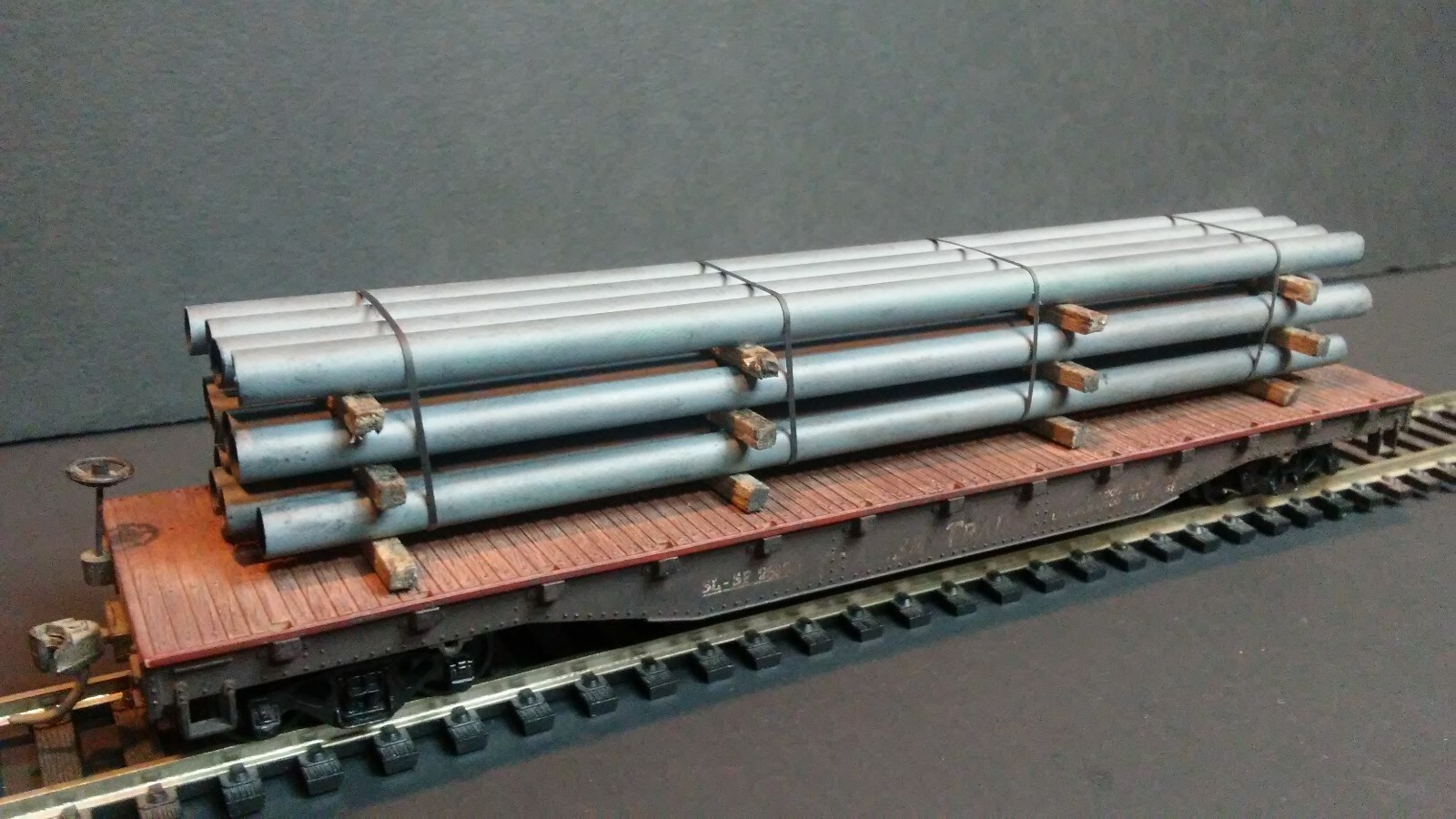 HO SCALE CUSTOM PIPE LOAD - WEATHERED
