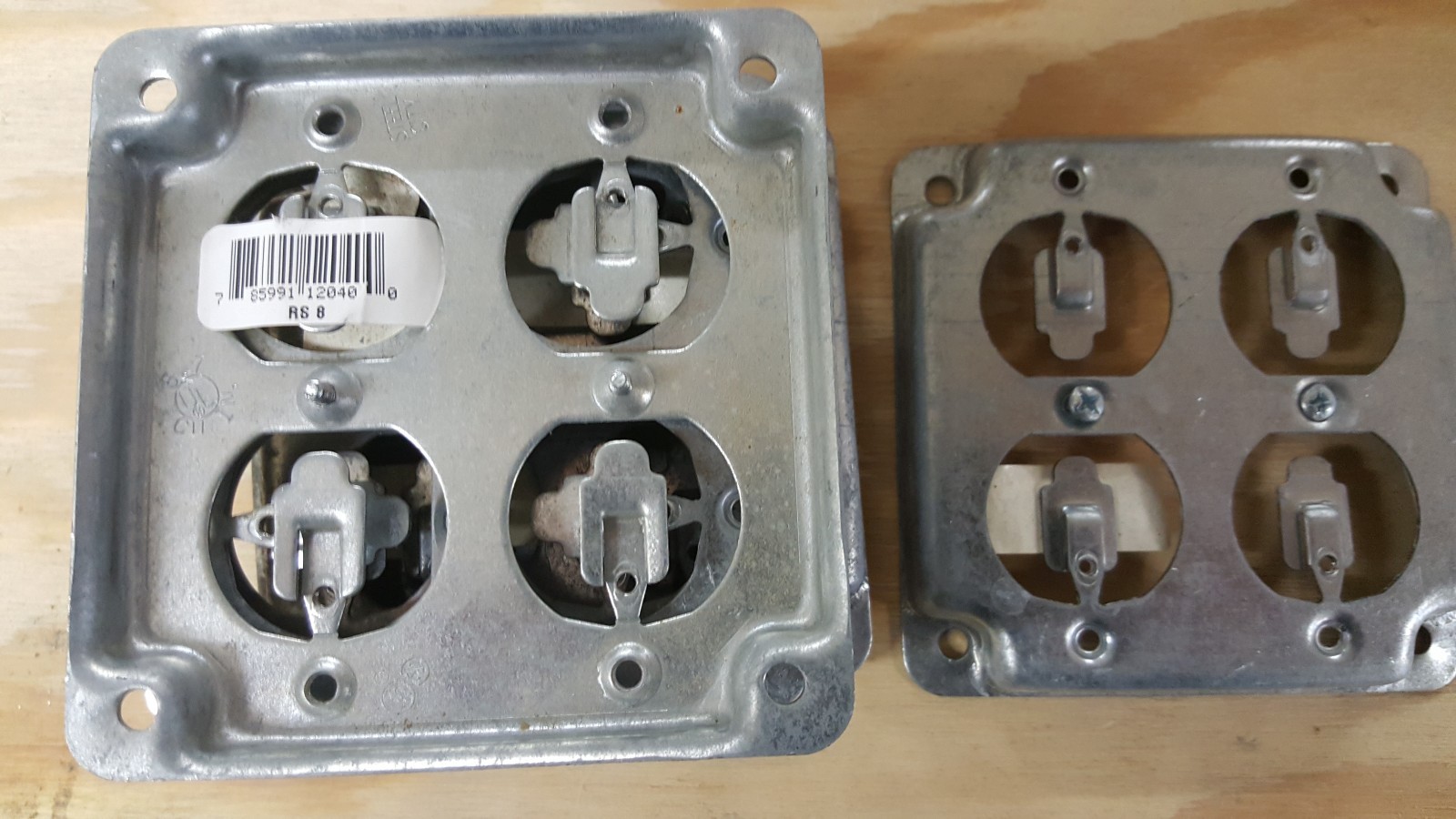 6 NEW STEEL CITY RS 8 STEEL 4 sq BOX COVER  2 DUPLEX RECEPTACLES NEW  - 6 covers