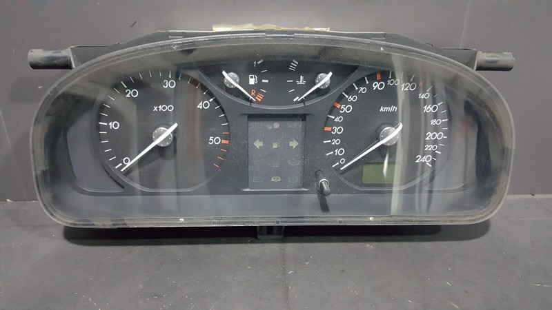 Compteur De Vitesse Renault Laguna 2  8200218863 B