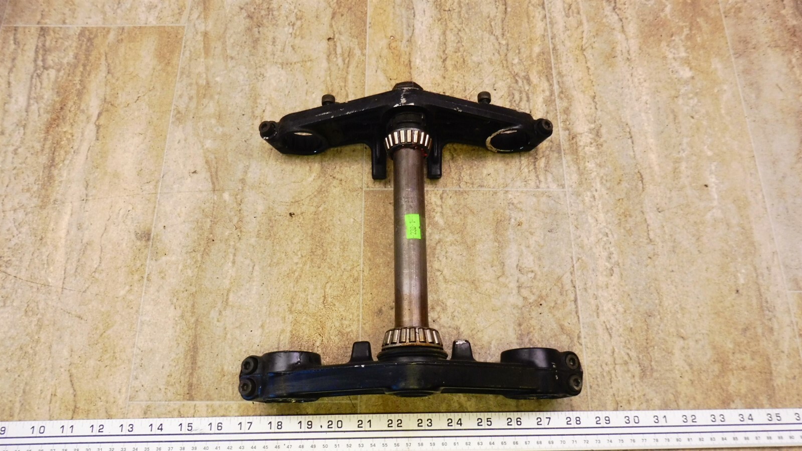 ちーやん 1985 Kawasaki ZX900 Ninja K238-1) triple tree steering stem