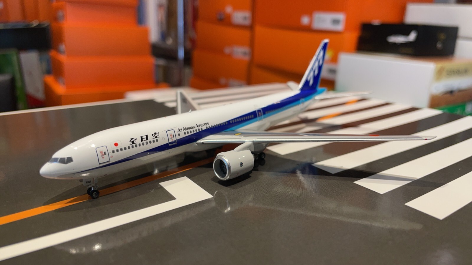 美品　BOEING　777-200　JA8198　1：400　ANA 　金属模型 Amazon.co.jp: 1/400 ANA B777-200 ANA JA8198 777 Tail : Toys
