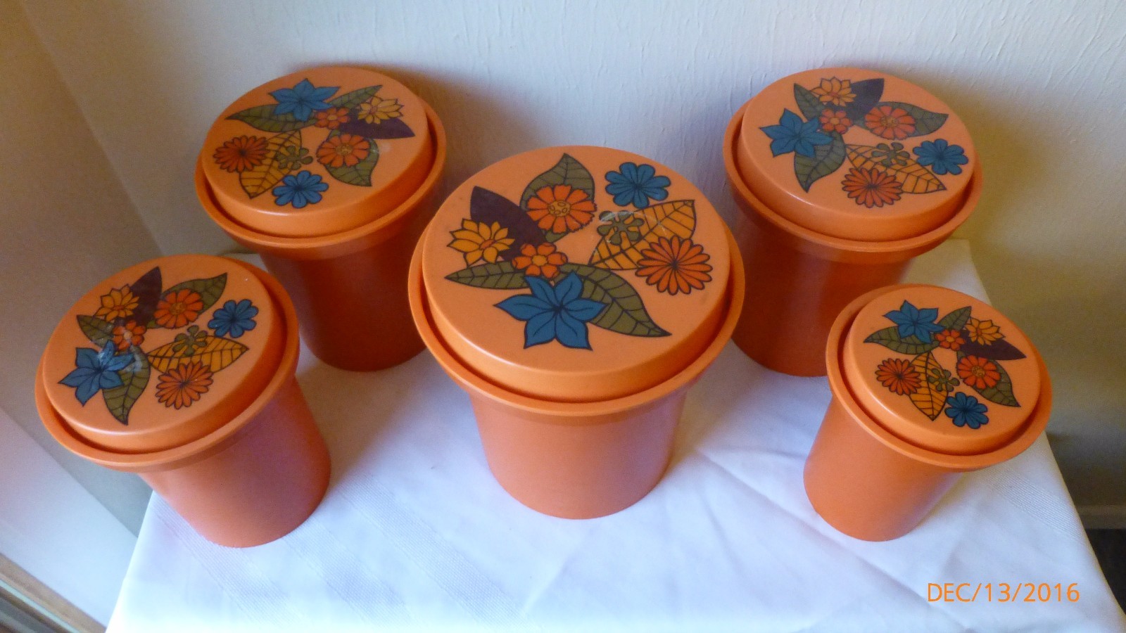 Vintage Original Rubbermaid Mid Century Orange Nesting Flower Canister Set of 5