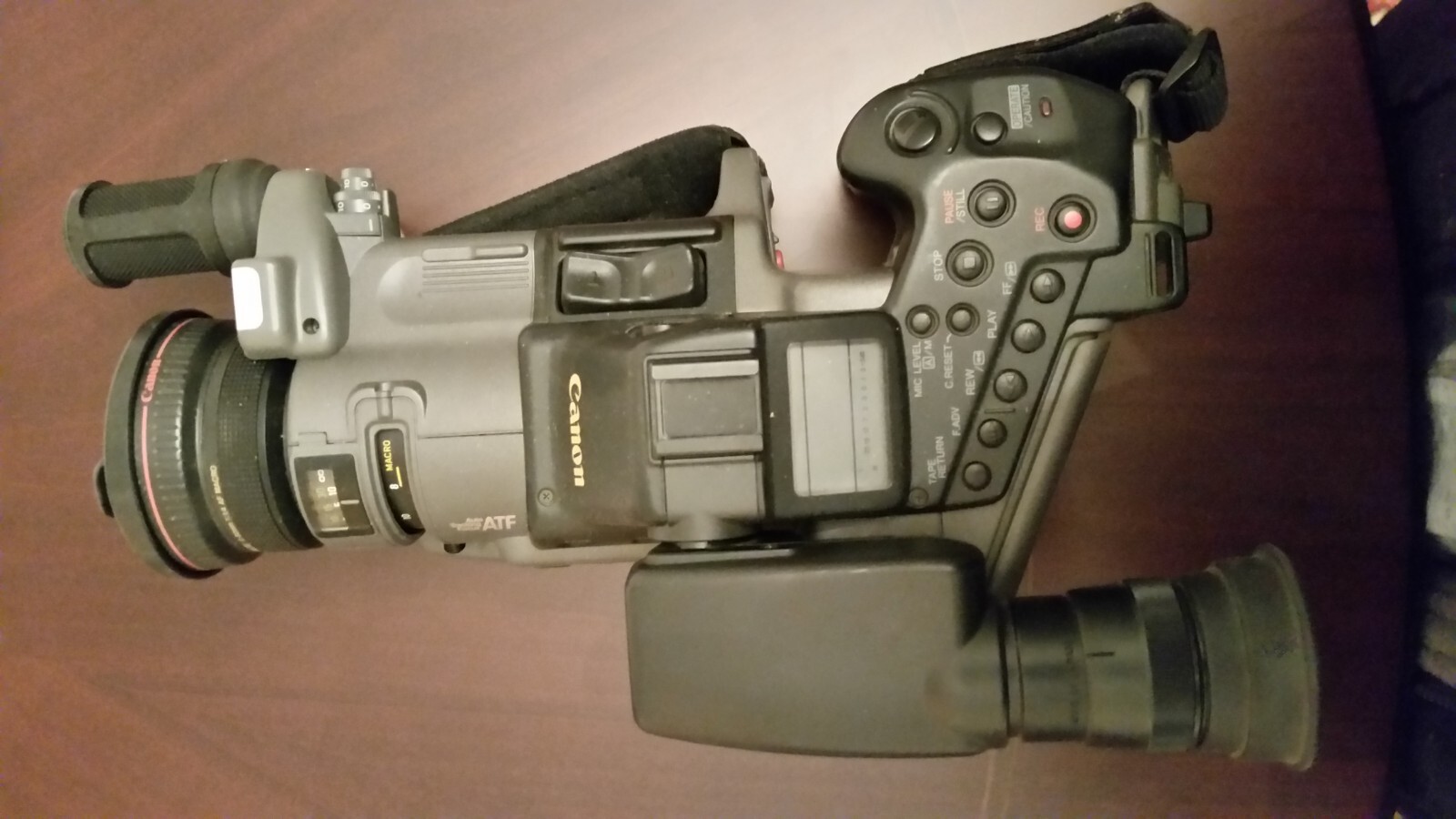 美品　Canon VideoHi8 Movieboy J20 ③ Canon E808 CCD 8mm Video Camera & Recorder Canovision AF