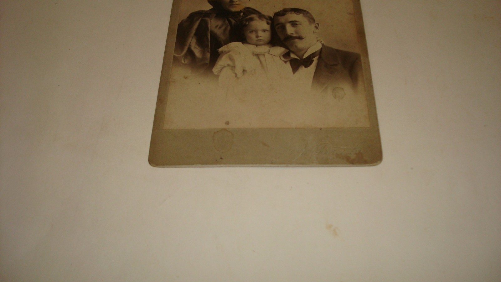 Antique Cabinet Card Family Photo Circa 1890 Minneapolis Minn.