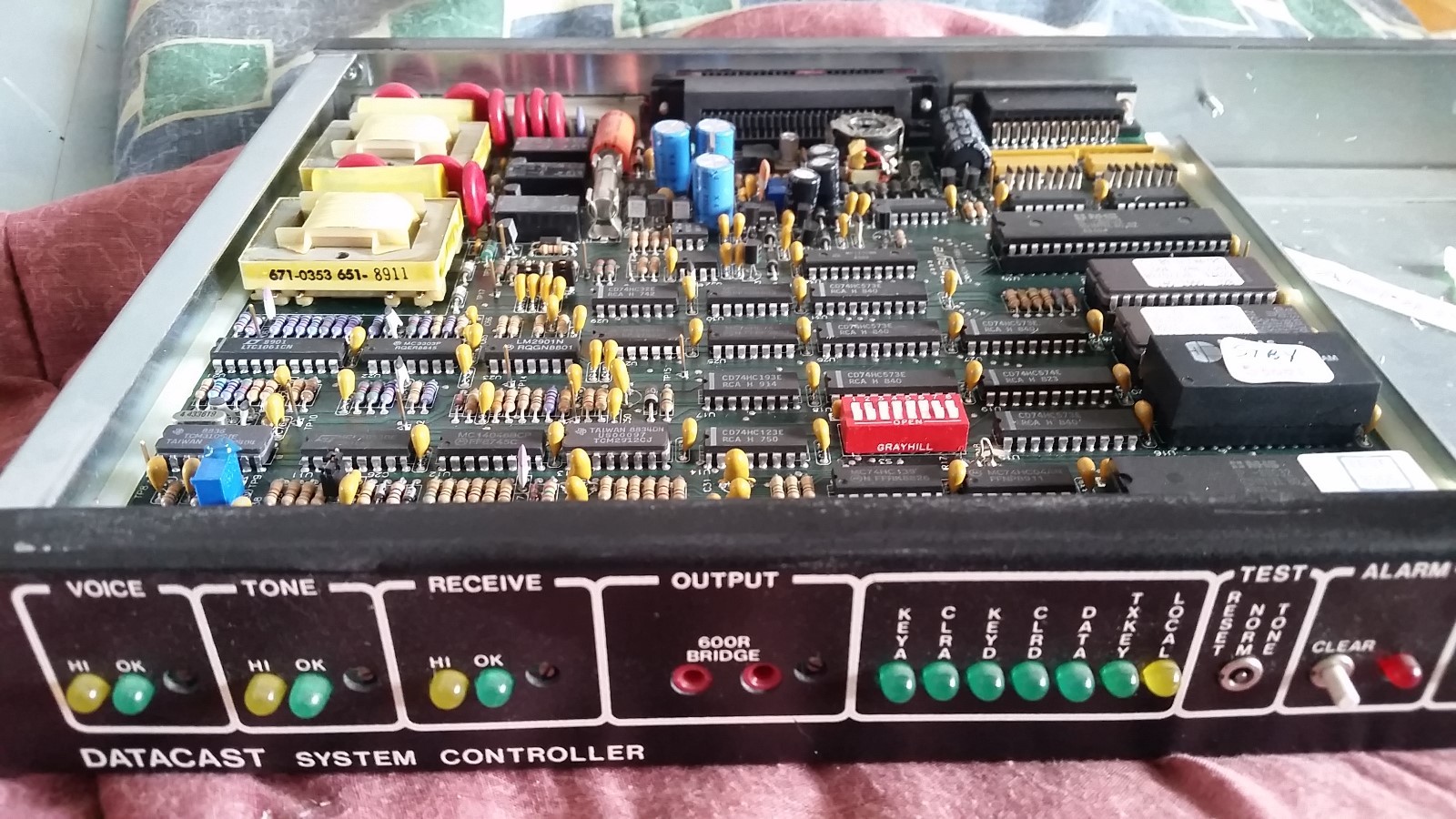 4x Glenayre /Motorola Repeaters VHF ,UHF,900 2X CONTROLERS 1X 24VDC POWER SUPLY