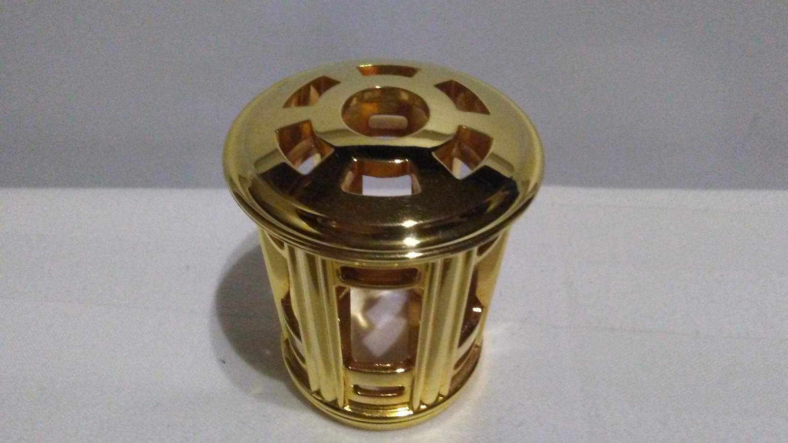 Lampe Berger Heavy Gold Crown Vent Cap. New.