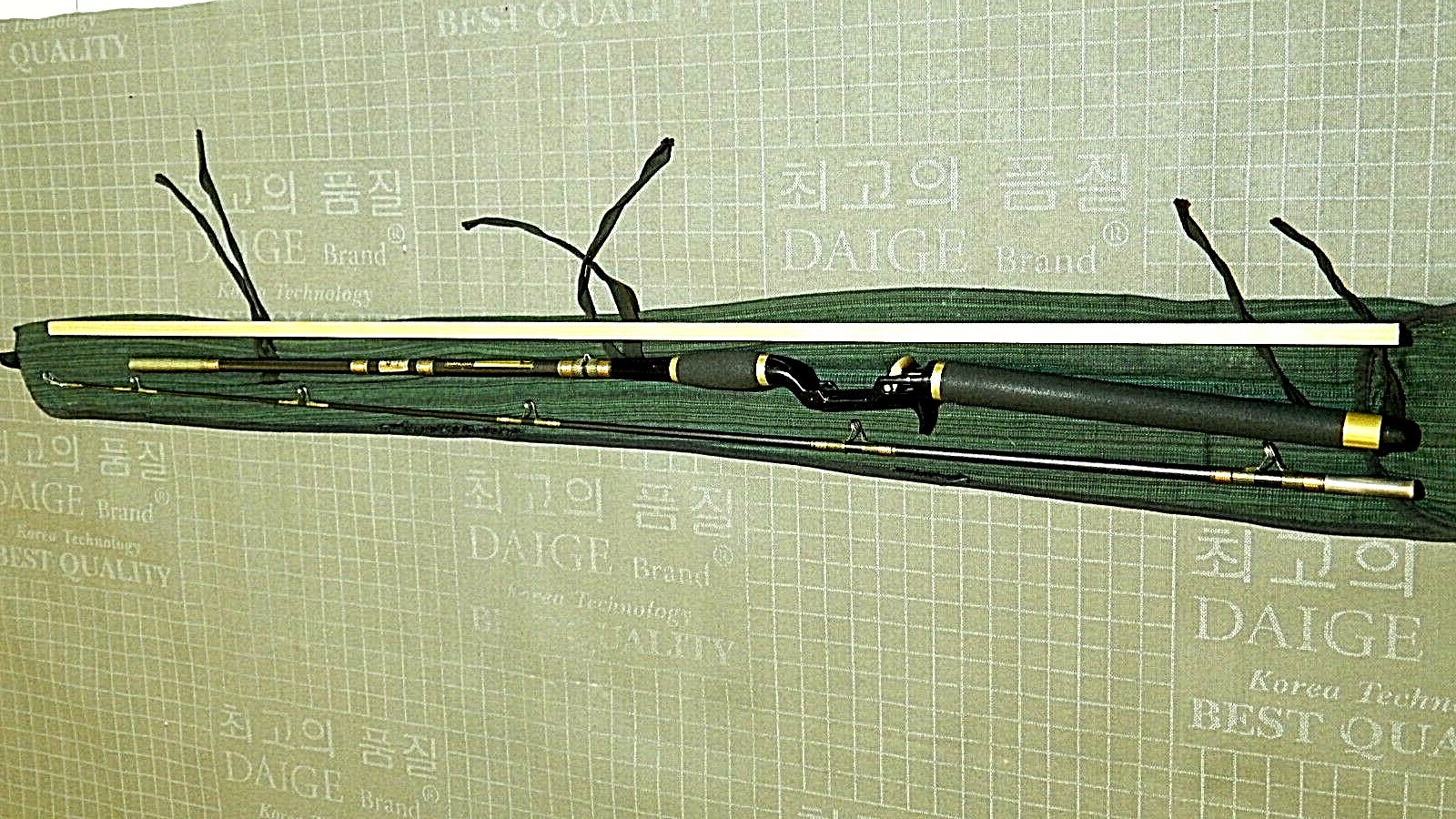 Late-60's ABU Diplomat 662 Zoom 2(7'/10-30g) glass casting Late-60's ABU Diplomat 662 Zoom 2(7'/10-30g) glass casting