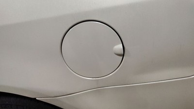 2010-2011 Mercury Milan Fuel/Gas Filler Lid Door Cover White-UG