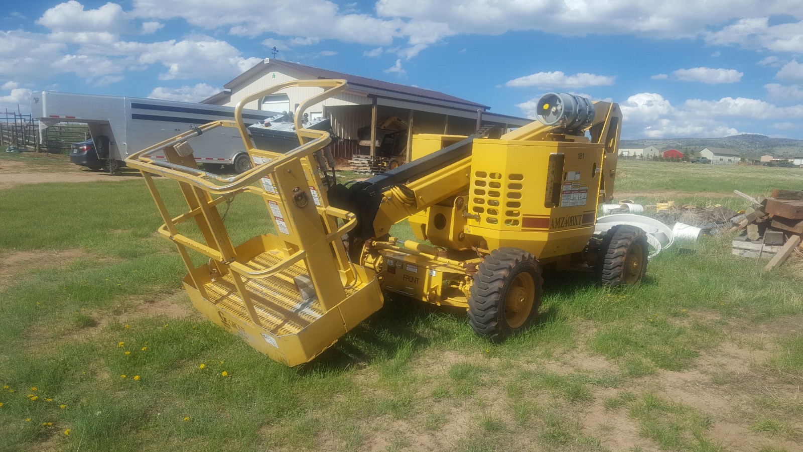 1997 Grove 4x4 Articulated Boom Man Lift
