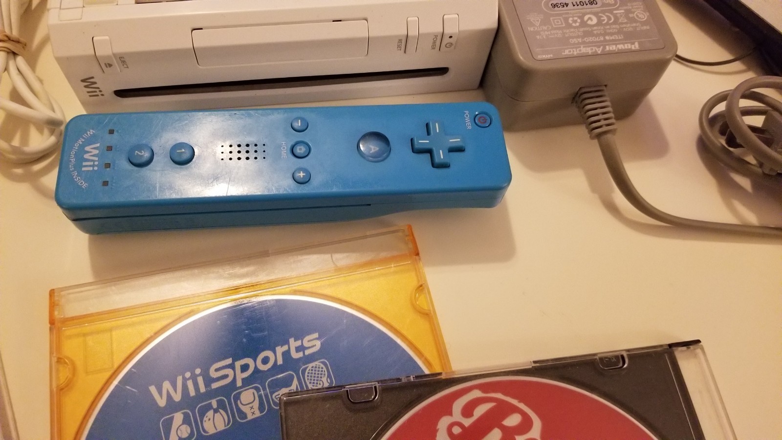 Nintendo Wii White Console RVL-001/ Game Cube Compatible Bundle