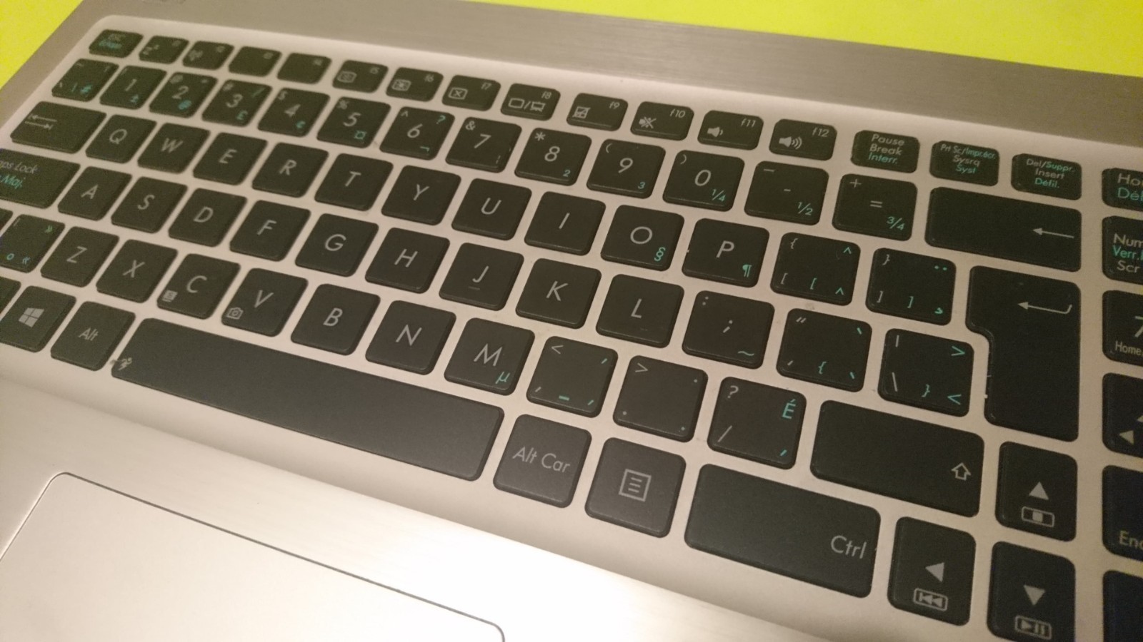 Asus K56CB - K56CM - R505C   palm rest / touchpad / extra Can-French keyboard