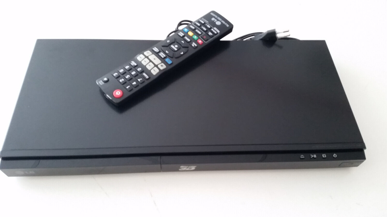 LG BP620 3D Blu-ray-Player (Smart TV, DLNA, WLAN, HDMI, Upscaler 1080p, USB) LG BP620 3D Blu-ray-Player (Smart TV, DLNA, WLAN, HDMI, Upscaler 1080p, USB)