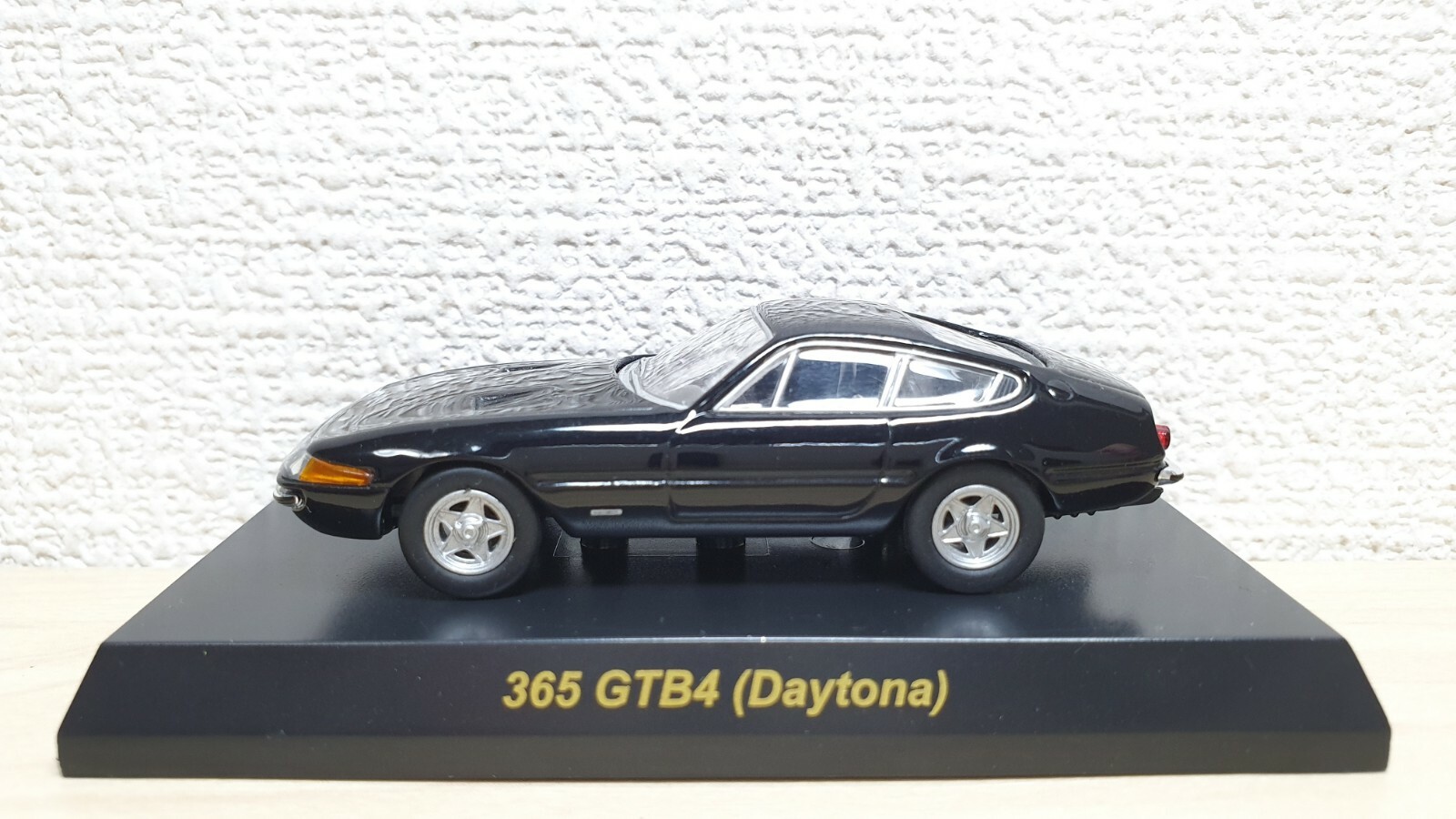 Ferrari 365 GT4⁄BB noir 1⁄18 Kyosho Diecast model cars