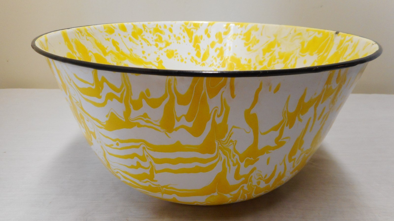 Vintage Antique LARGE Yellow & White Spatterware Enamelware Bread Mixing Bowl