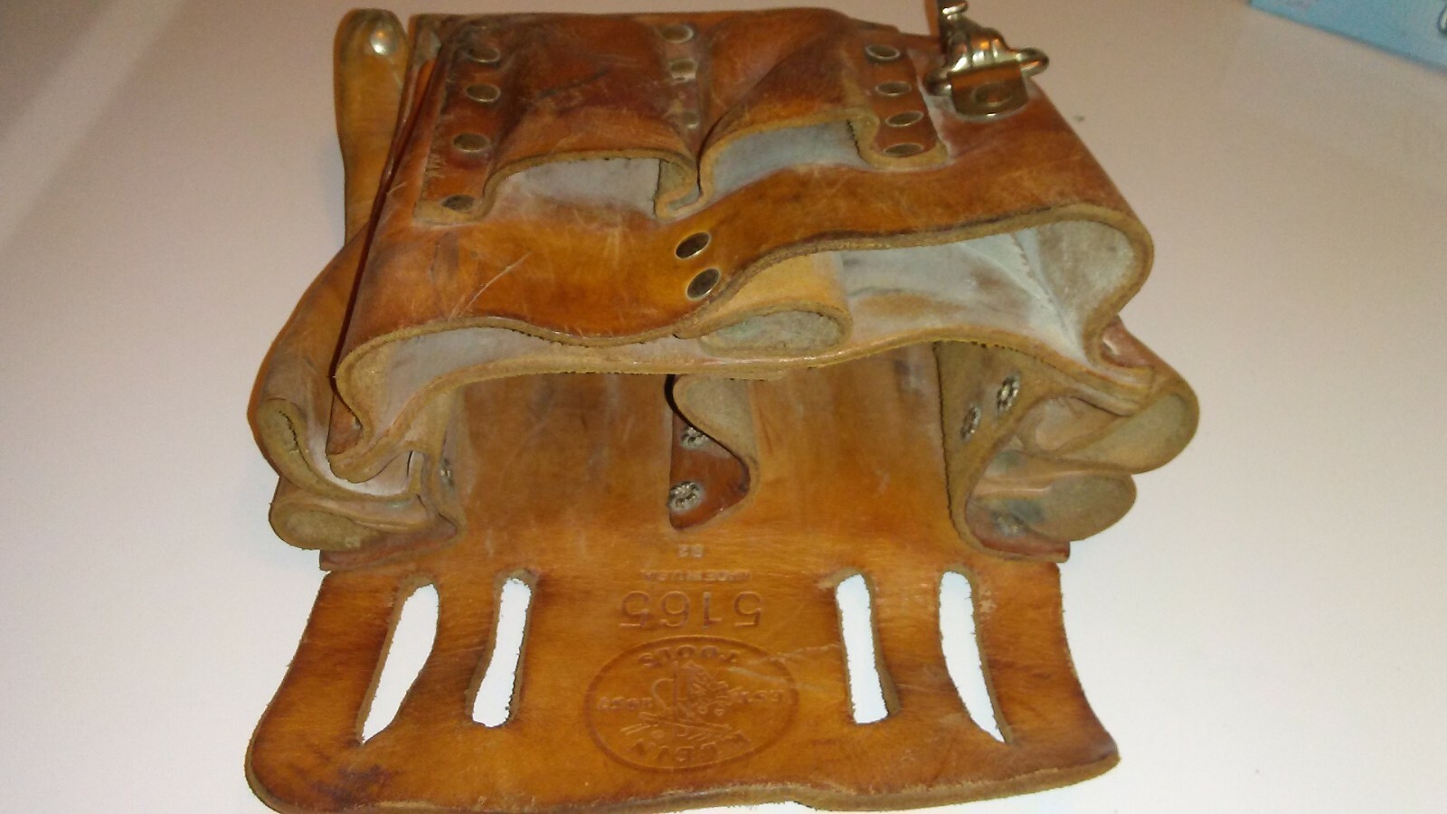 KLEIN 5165 Electrician's Leather Tool Pouch. Used. Good condition.