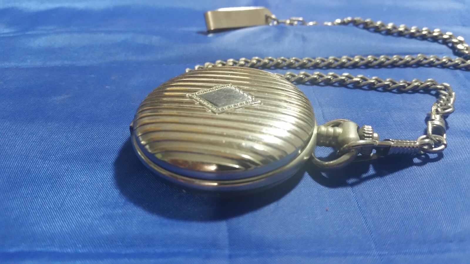 Details Quartz Pocket Watch witch Chain