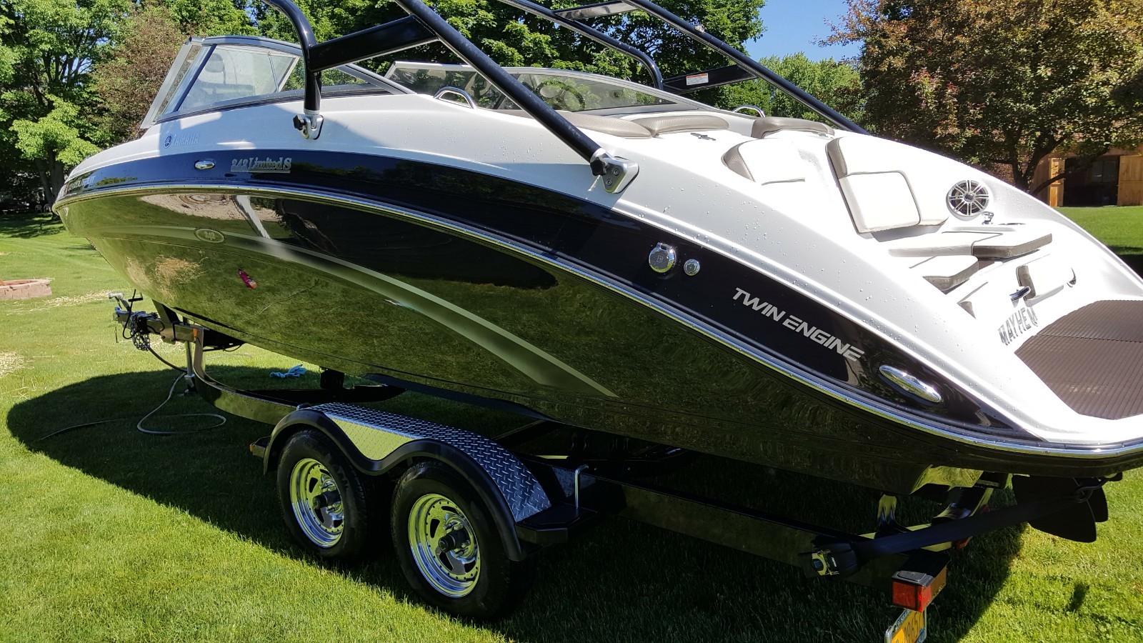 2013 Yamaha 242 Limited S Open Bow Twin Engine Jet Drive Boat