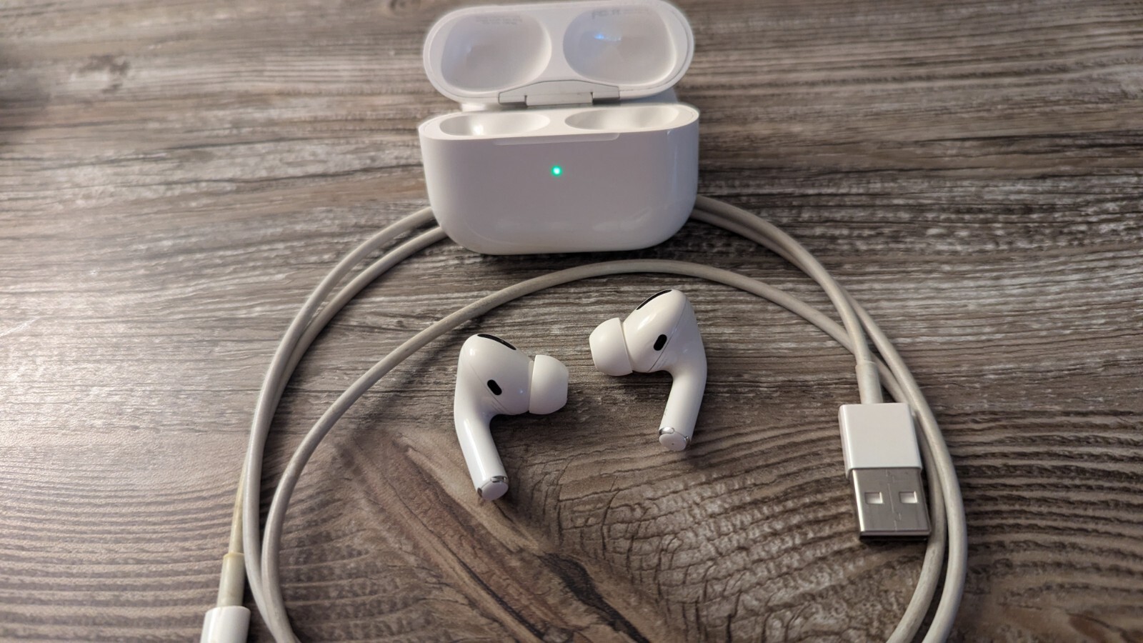 Apple Airpods Pro A2190 Charging case and AirPods | eBay