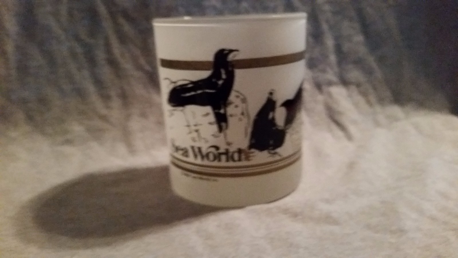 Rare Vintage 1968 Sea World Frosted Glass with Shamu the Whale