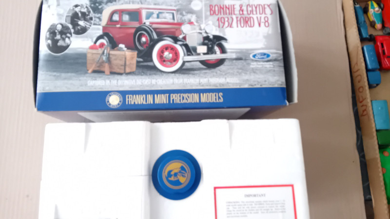 Franklin Mint Bonnie And Clyde'S 1932 Ford V8 En Boite  