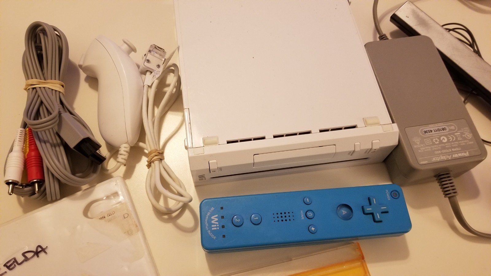 Nintendo Wii White Console RVL-001/ Game Cube Compatible Bundle