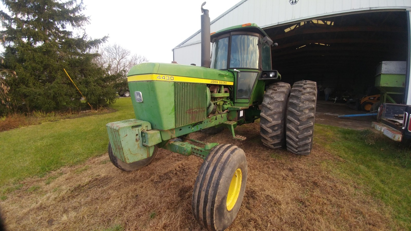 1977 John Deere 4430 quad range w/duals showing 3522 hours.weights,New batteries