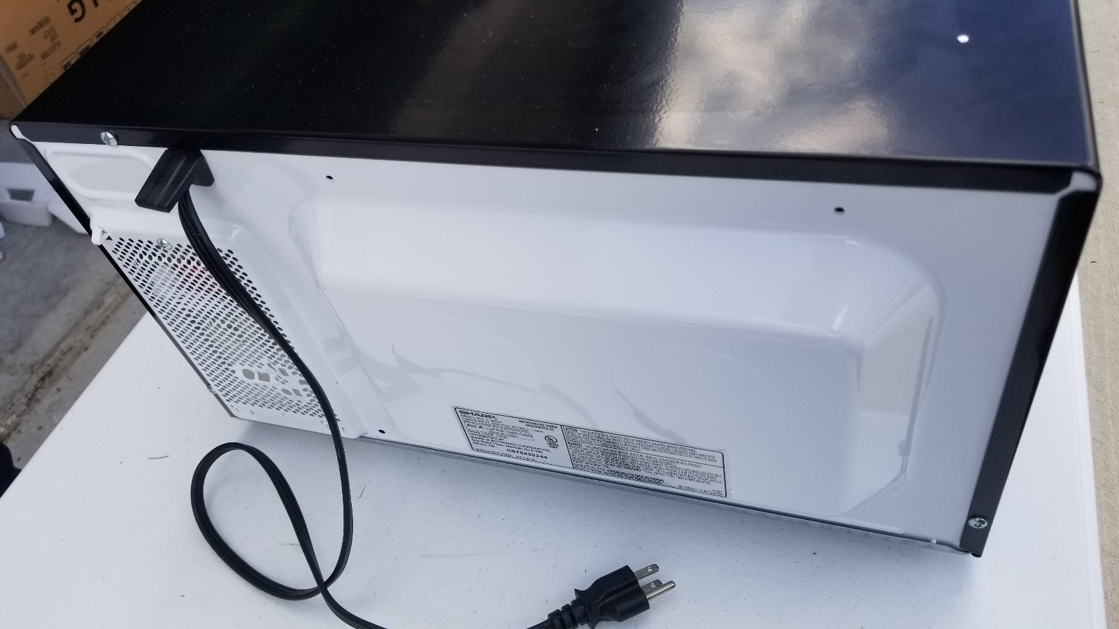 Sharp R-309YK Microwave (1.1 cu.ft.), Black, Standard