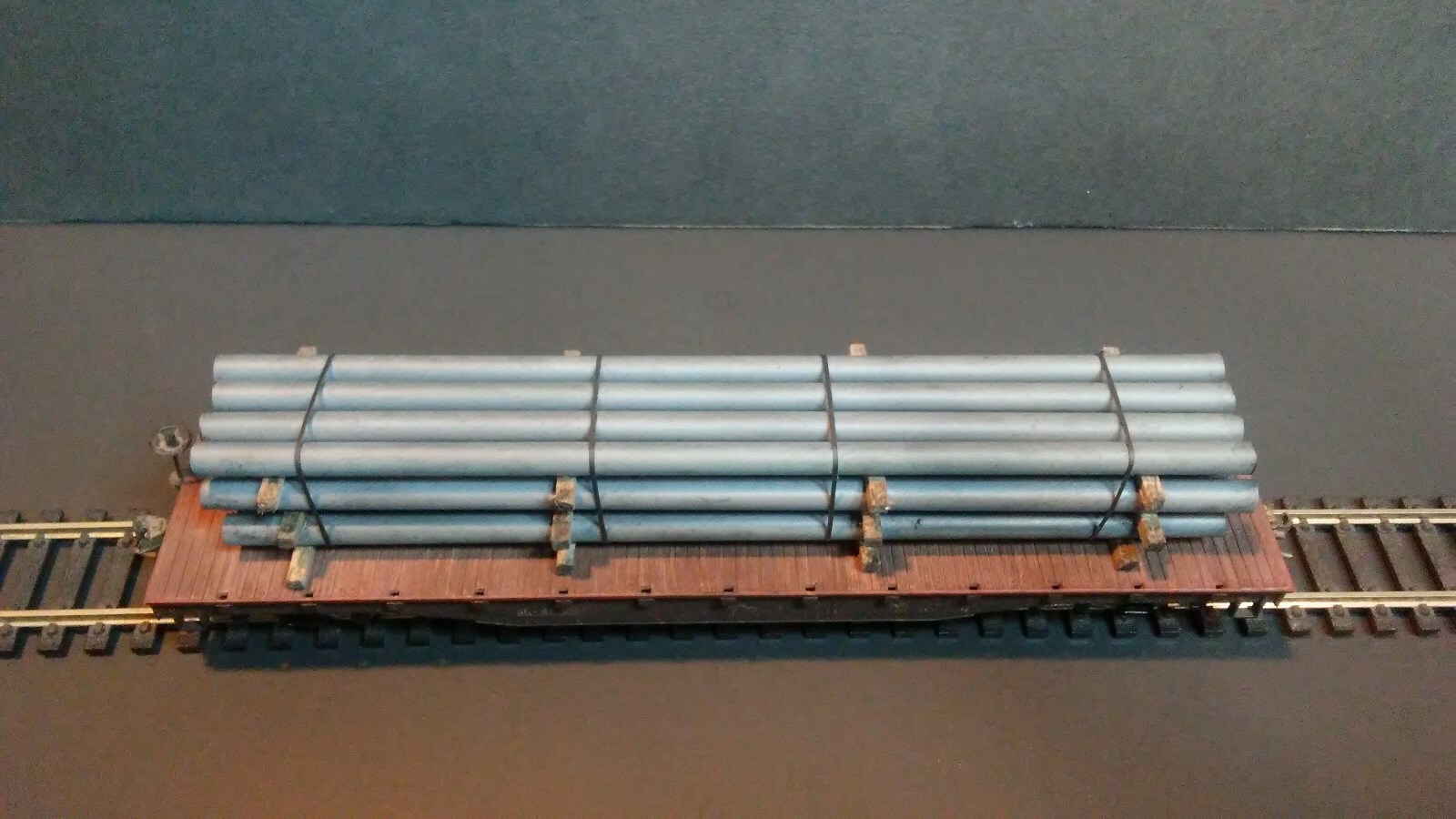 HO SCALE CUSTOM PIPE LOAD - WEATHERED