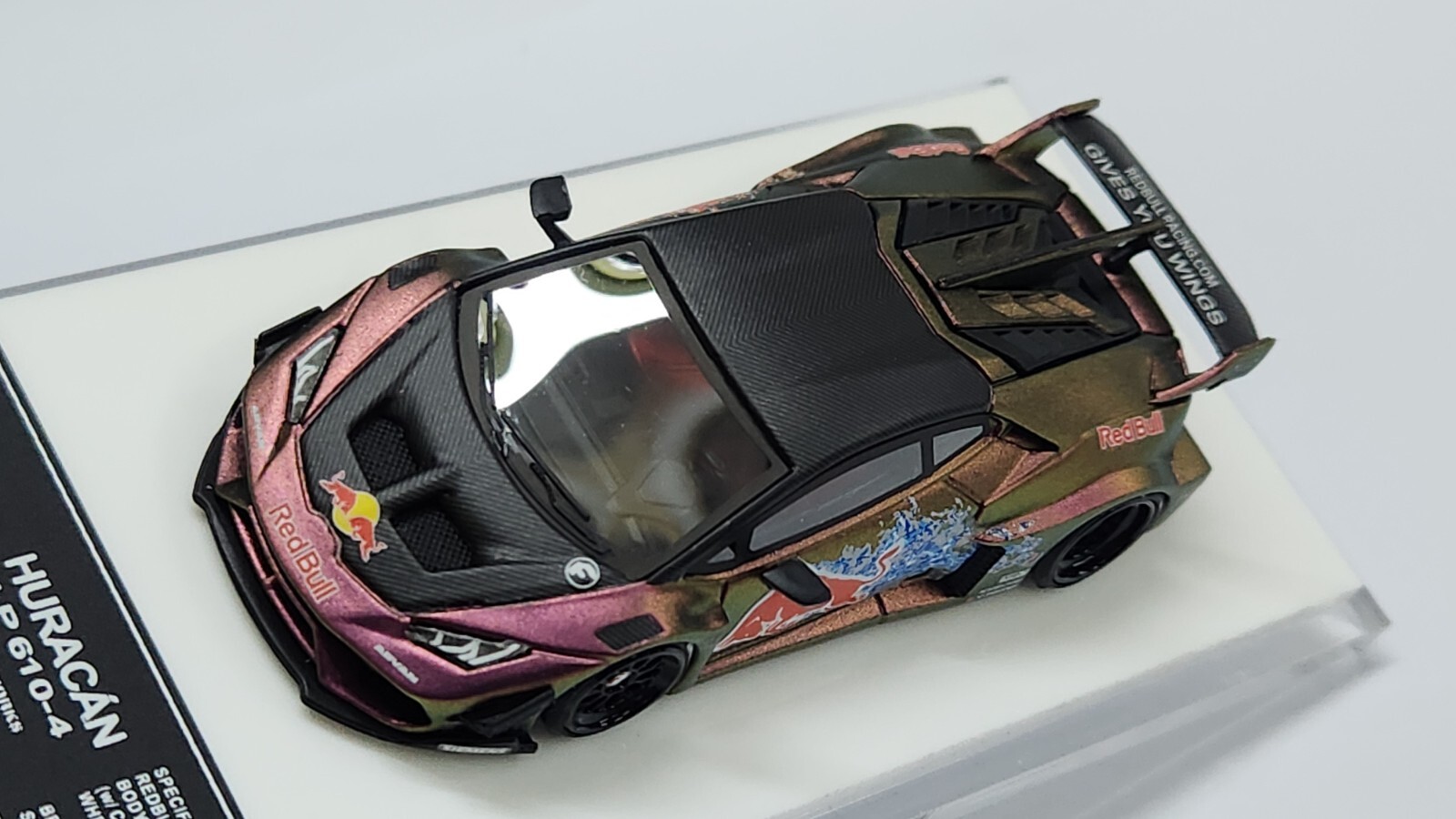 1:64 Veloce Lamborghini Huracan LP610-4 Chameleon Red Bull