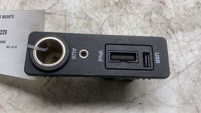 JAGUAR XF AUX USB INPUT SOCKETS 8X2319C166AB 2008-2015