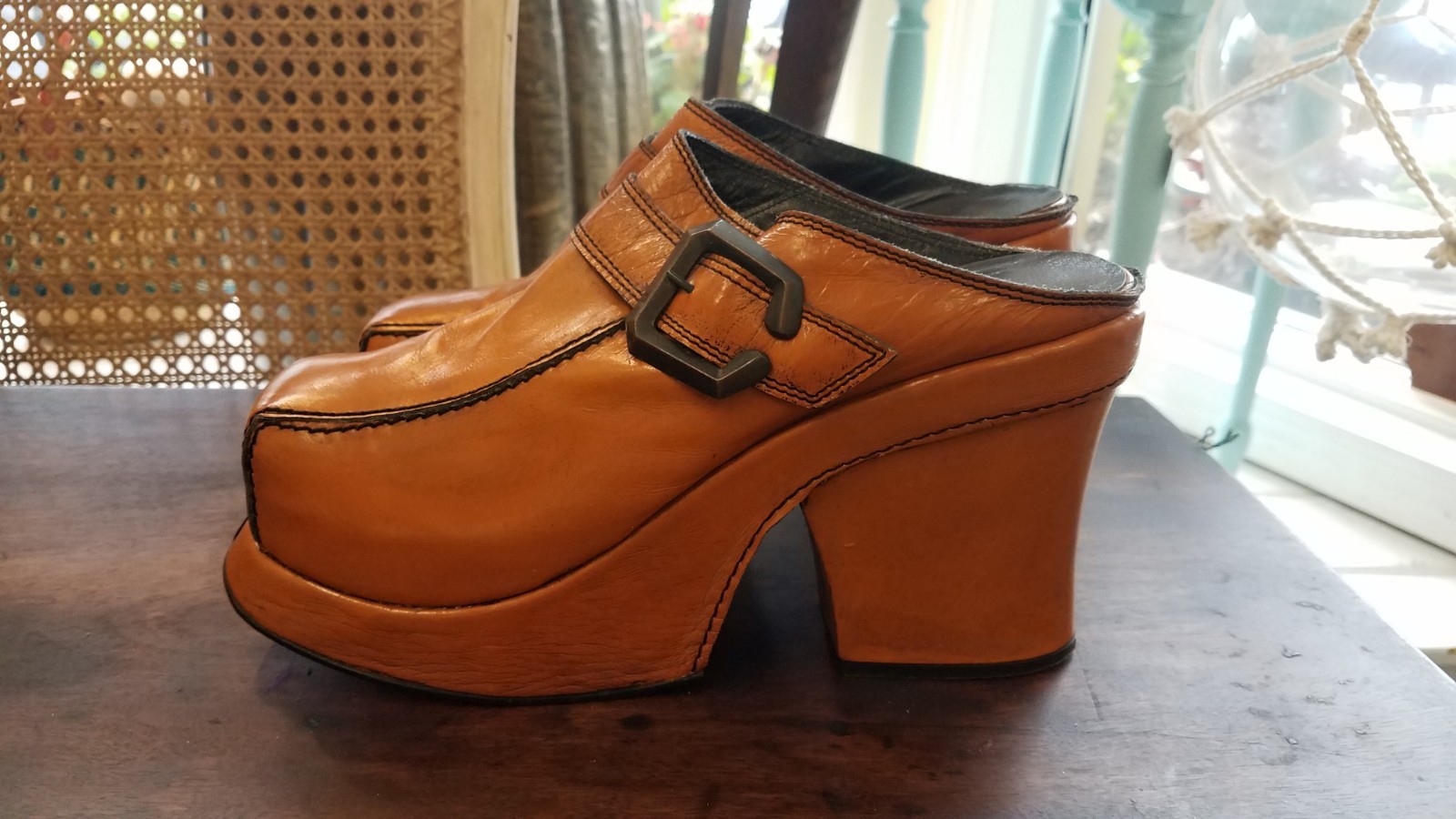 Vintage 70's Platform Clogs / Slip on Shoes Women's size 9