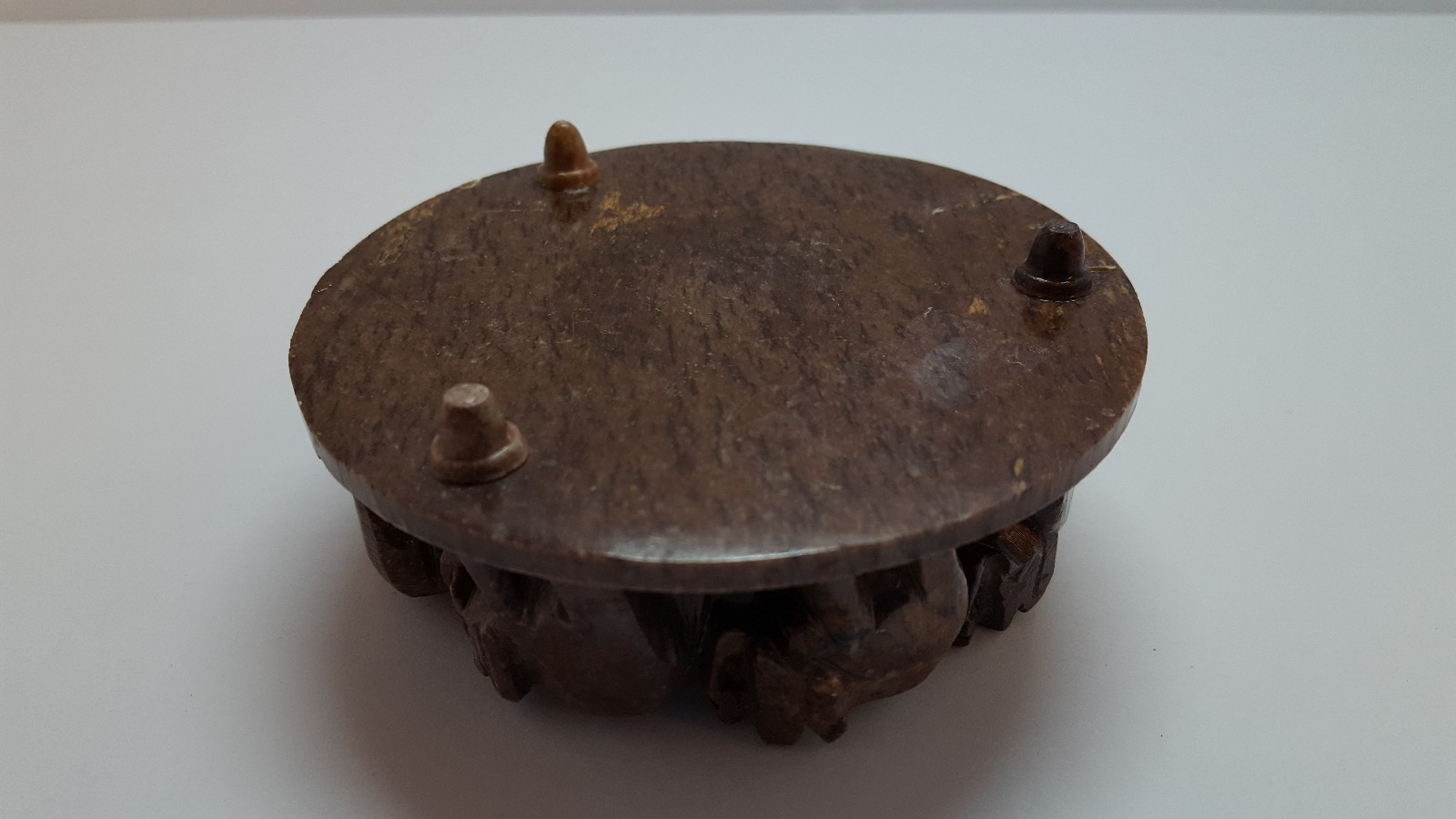 ROUND CARVED ELEPHANTS INCENSE HOLDER/BURNER