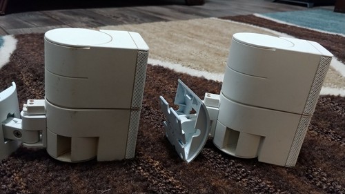 Bose jewel cube speakers white