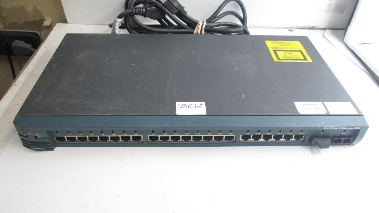Cisco 2500 SERIES 3台 & Catalyst 2900 1台 Cisco Catalyst 2900 Series XL