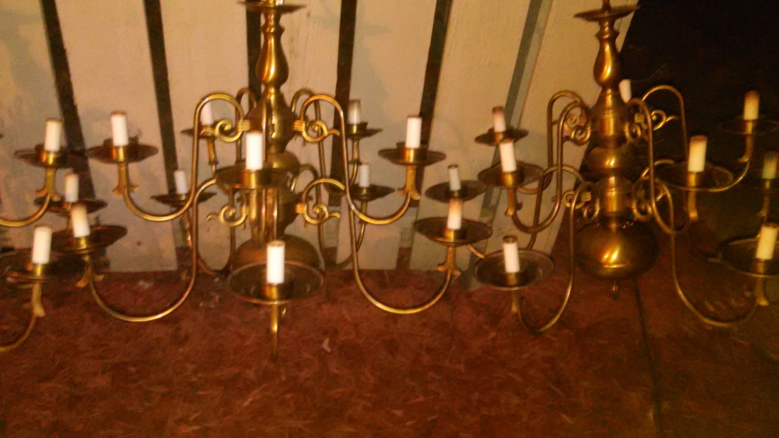 6 VINTAGE WILLIAMSBURG 10 CANDLE 2 TIER BARNISHED BRASS CHANDELIER MADE IN SPAIN