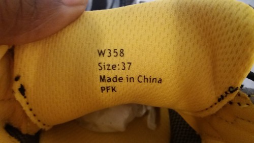 Kids Vibram Fivefingers Toe Shoes Size 37