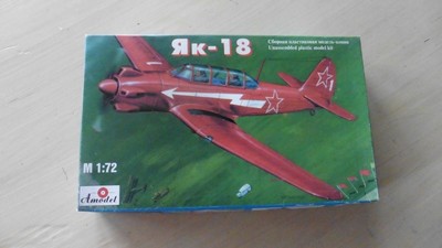 Very Rare Amodel 1/72 Yakovlev Yak-18 New Complete #7227