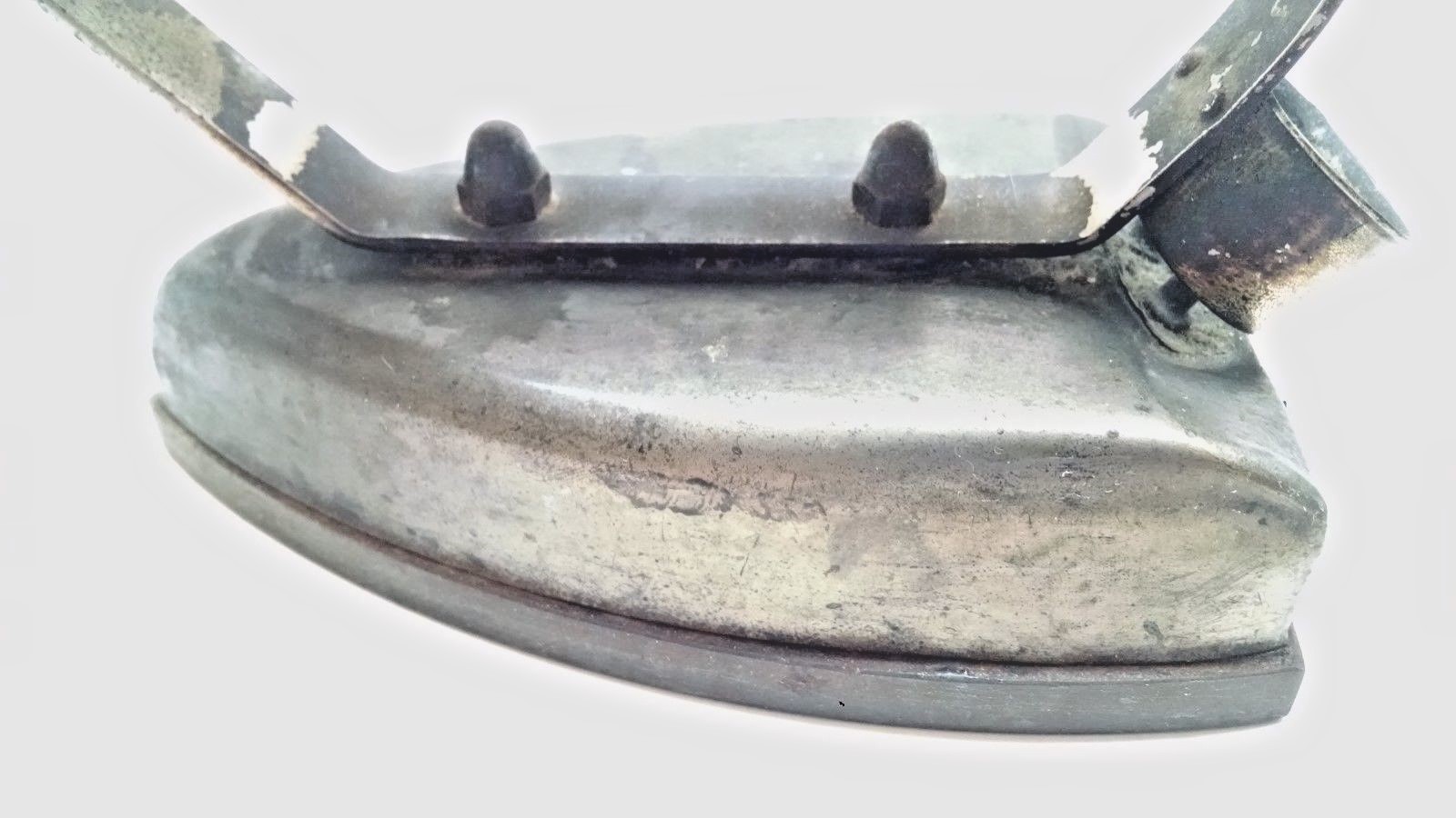 Vintage Universal Landers Frary & Clark iron E905 With Cord