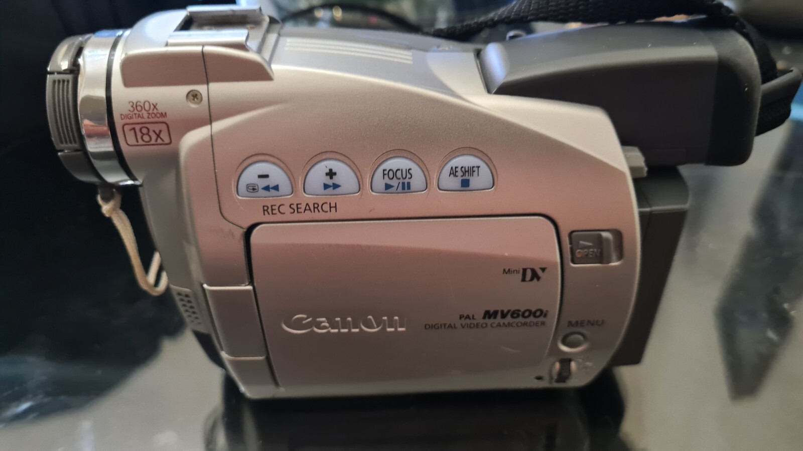 ② 【豪華セット】Canon　DM-IXY DV M3　MiniDV対応 Amazon | Canon IXY DV M3 KIT デジタルビデオカメラ | ビデオ