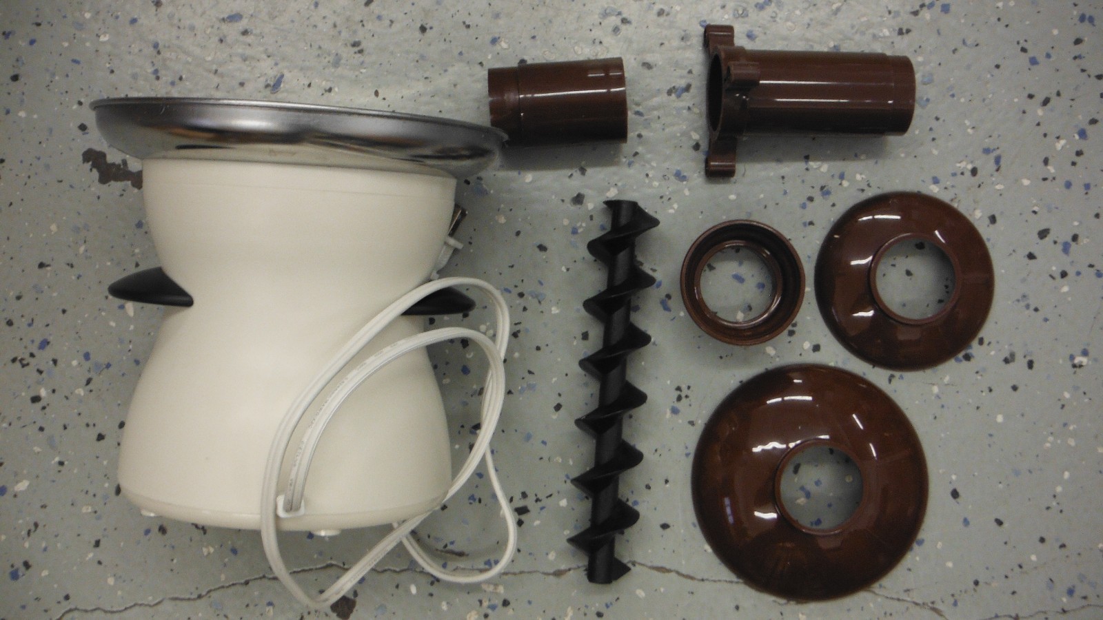 NutriChef PKFNMK16 3-Tier Chocolate Electric Fondue Fountain (WR32)