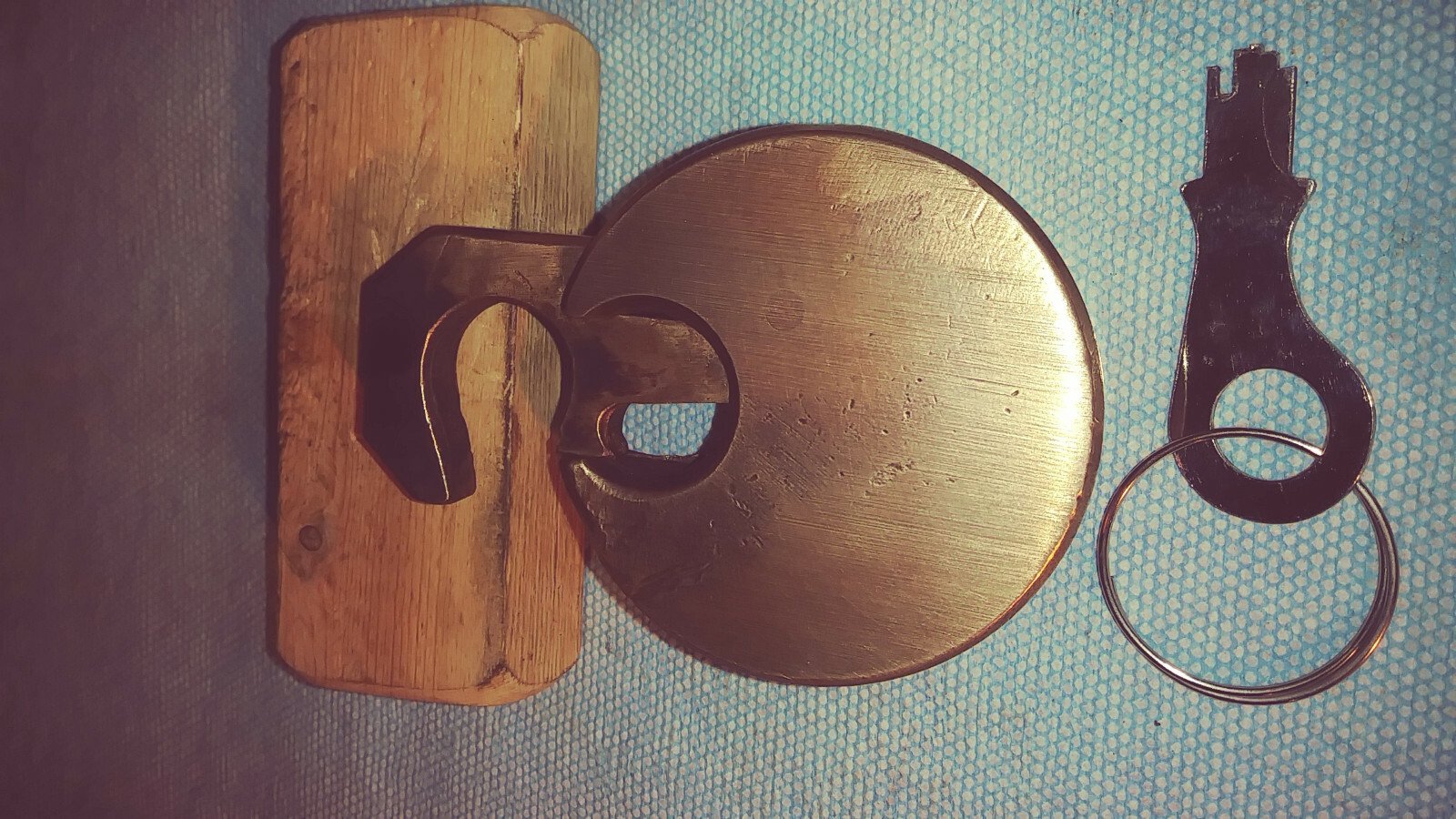 antique/vintage miller champion push key pancake padlock w/key 84