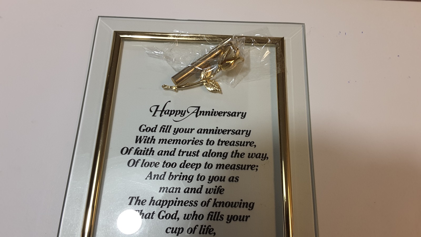 HAPPY ANNIVERSARY GLASS PLAQUE  ROSE  HANGING 10