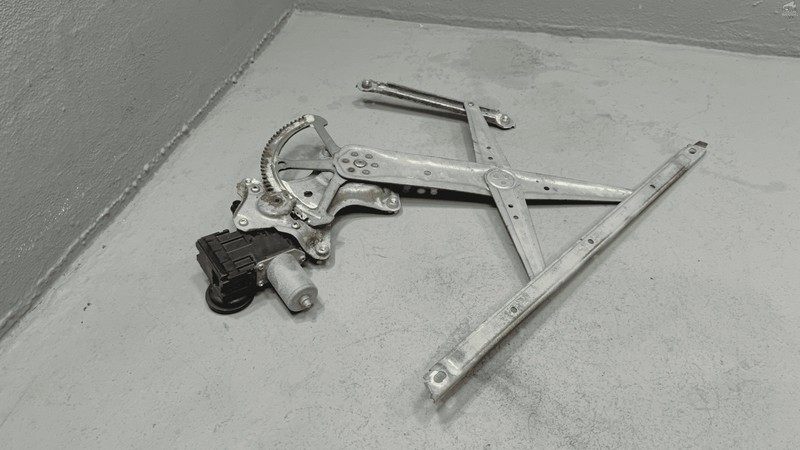 Used 2022-2025 Toyota Corolla Cross Front Passenger Door Window Regulator w/Motor OEM